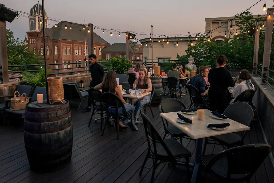 TEAK Restaurant & Bar
